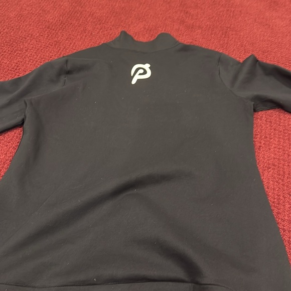 Peloton Nike with Peloton Nikepro  dri-fit long sleeve top host pick - Picture 10 of 13
